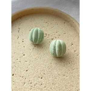 Vintage AVON Burst of Spring‎ Earrings Green & White Marbled Lucite Melon Dome